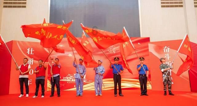 90亿扩产!“玻璃大王”1个月内两度出手,曹德旺:企业家要迎难而上!