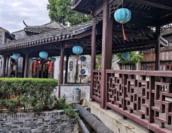 短款毛衣怎么搭配下装游戏画面